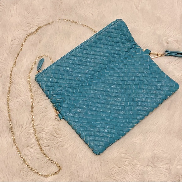 Women clutch with gold chain strap - Picture 4 of 4